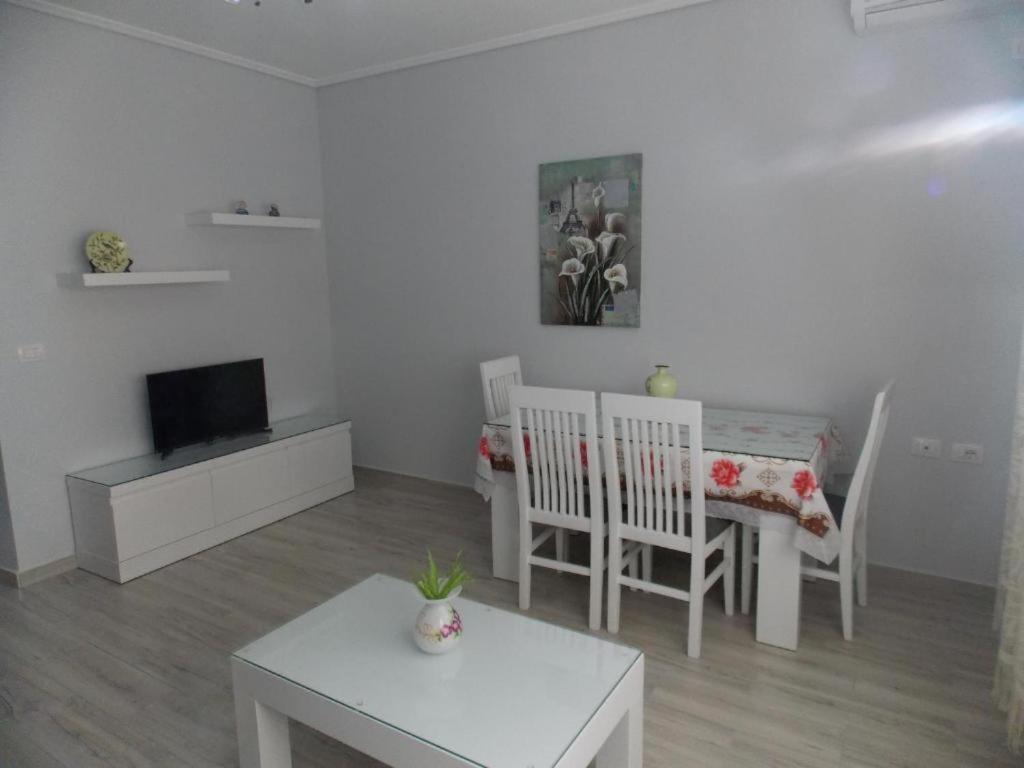 Coastline Apartments Σαράντα Εξωτερικό φωτογραφία